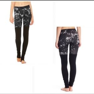Alo Yoga goddess leggings, size XS BNWT